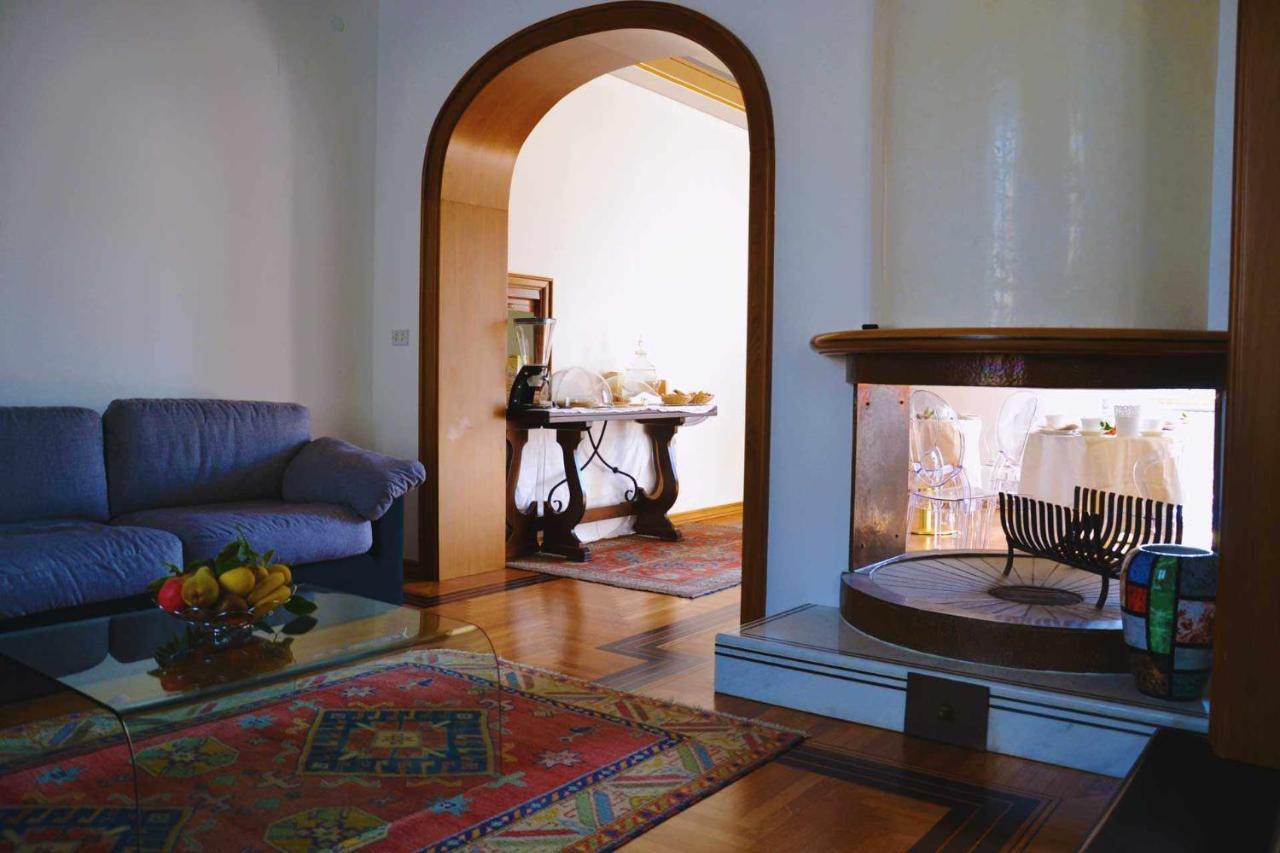 Beb Cornelia Bed & Breakfast Atri Exterior photo
